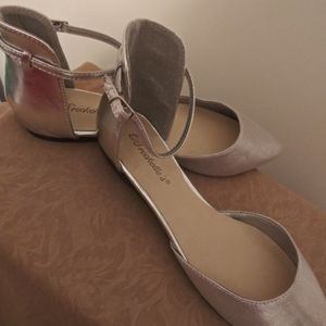 Womens ankle strap shoes